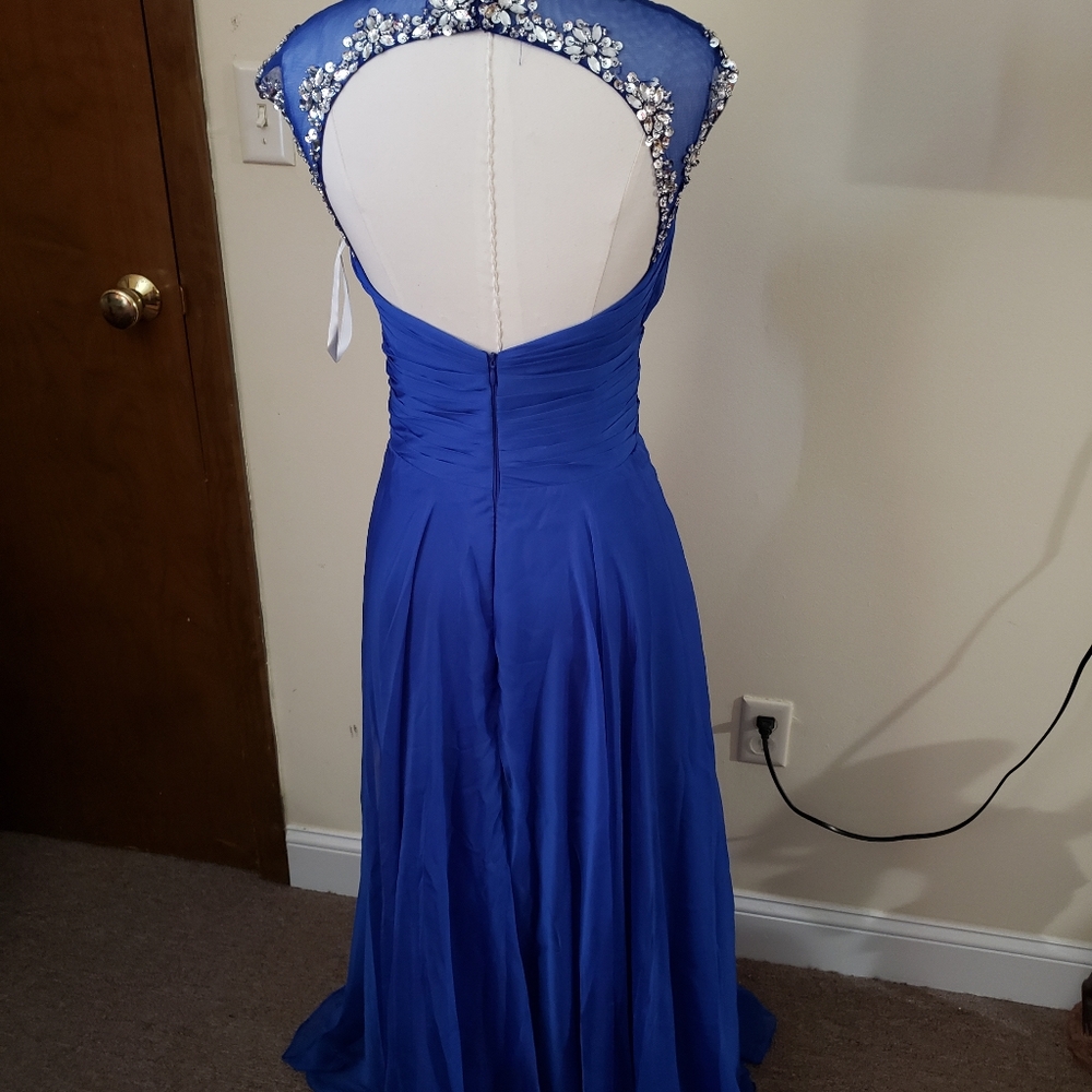 Dress - Picture 2 of 3